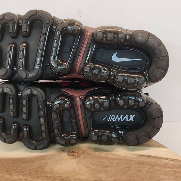 Nike Air Vapormax Plus Men\'s Red & Black Sneaker Size 10 Stunning Sneakers main image 10